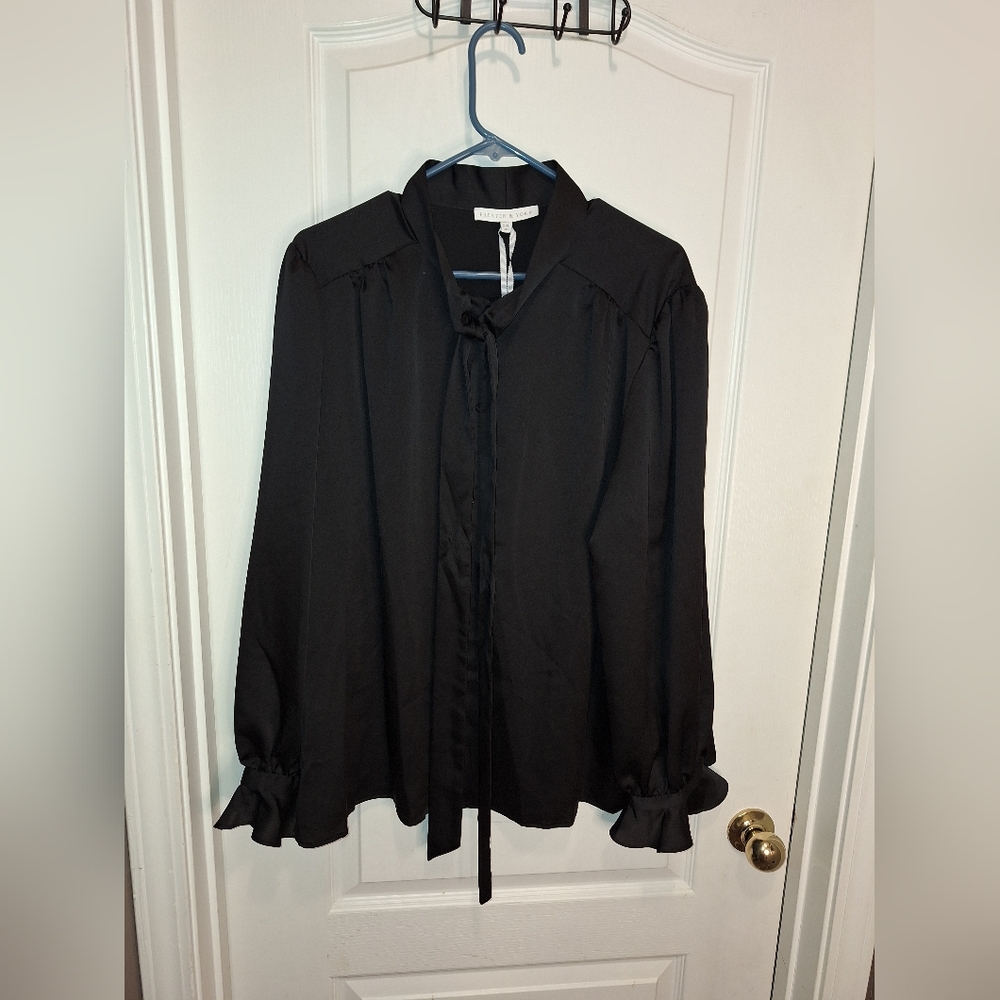 NWT/ PRESTON & YORK / SIZE : XXL / BLACK LONGSLEEVE BLOUSE WITH TIE NECK